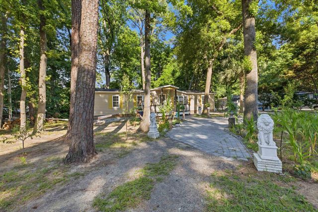 391 Di-Cindy Ln., Murrells Inlet, SC 29576
