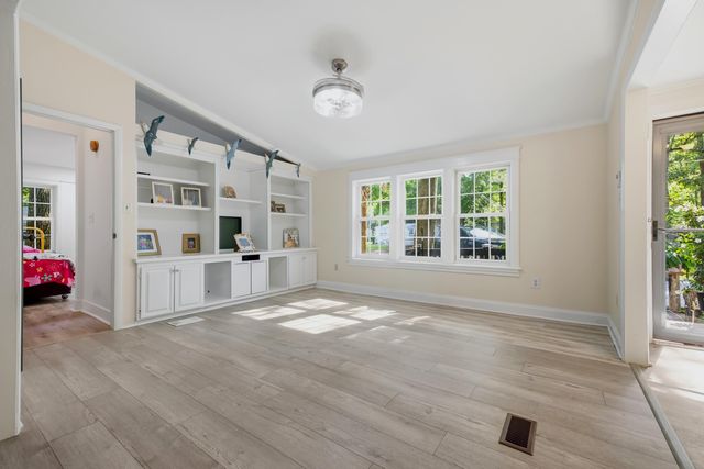 391 Di-Cindy Ln., Murrells Inlet, SC 29576