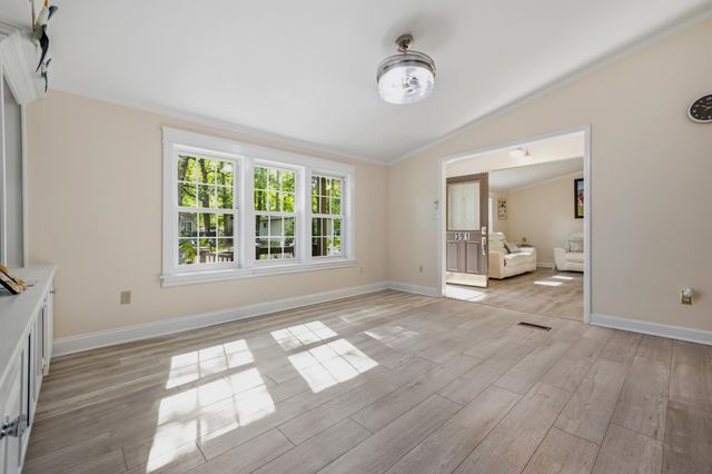 391 Di-Cindy Ln., Murrells Inlet, SC 29576