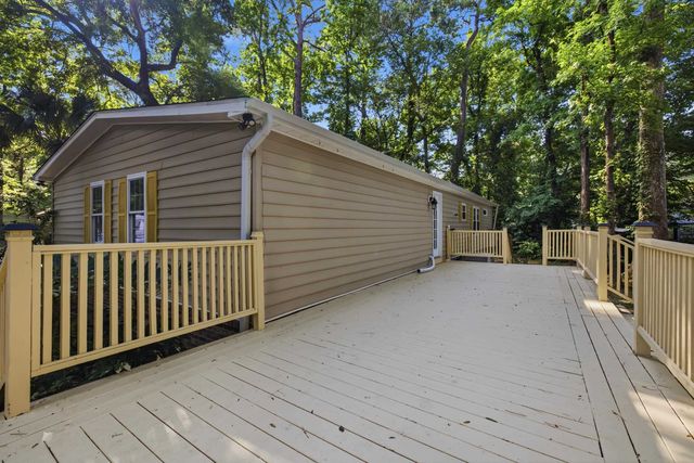 391 Di-Cindy Ln., Murrells Inlet, SC 29576