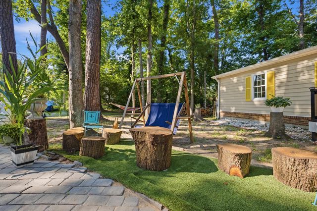 391 Di-Cindy Ln., Murrells Inlet, SC 29576
