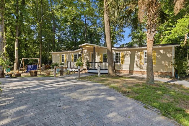 391 Di-Cindy Ln., Murrells Inlet, SC 29576