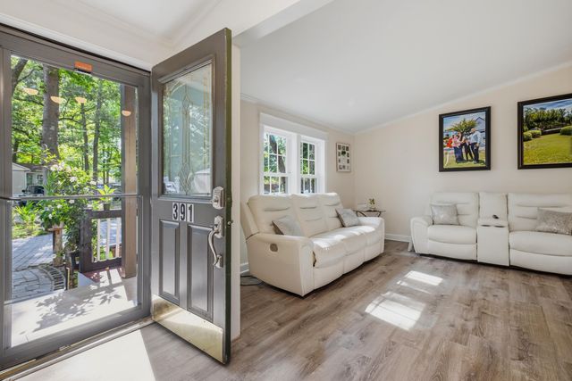 391 Di-Cindy Ln., Murrells Inlet, SC 29576
