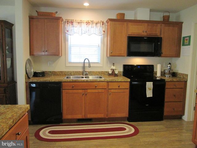 22 FINCH DR N, Bechtelsville, PA 19505