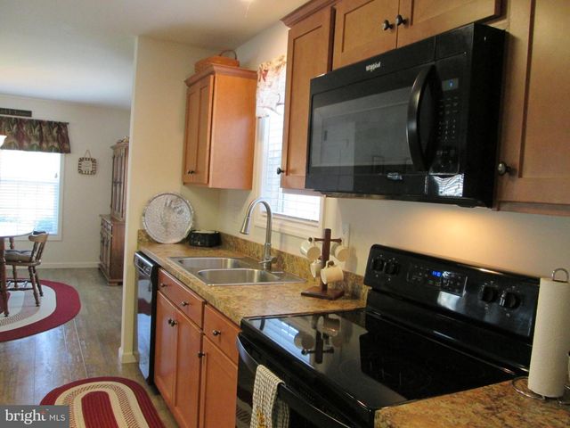 22 FINCH DR N, Bechtelsville, PA 19505