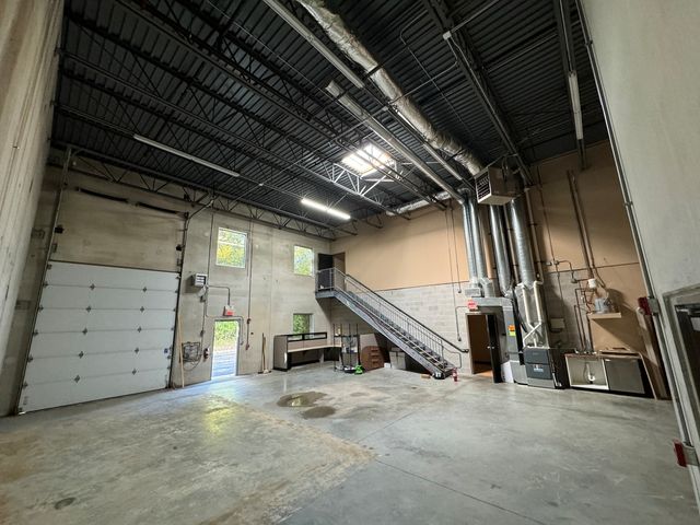 1585 Beverly Court 112, Aurora, IL 60502