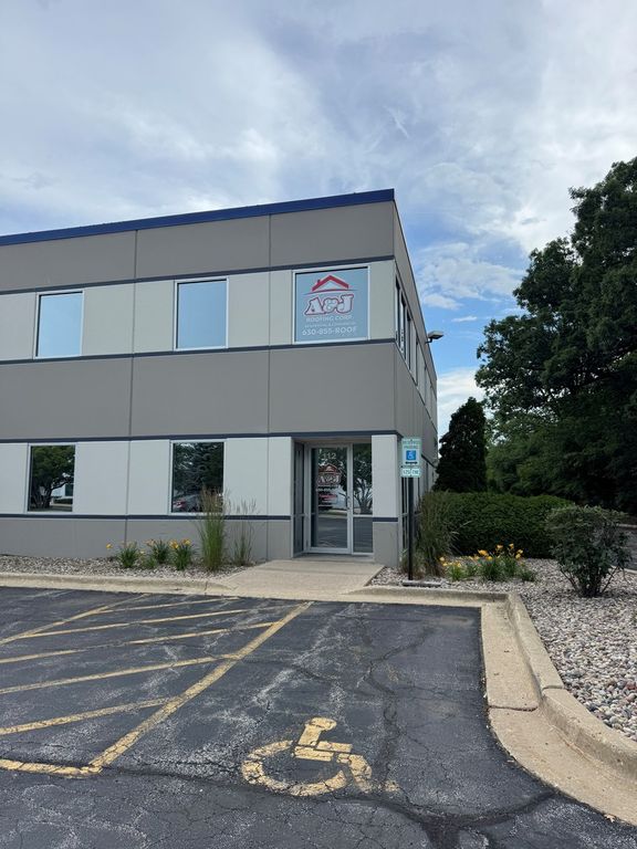 1585 Beverly Court 112, Aurora, IL 60502
