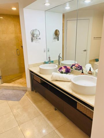 16275 Collins Avenue, Sunny Isles Beach, FL 33160