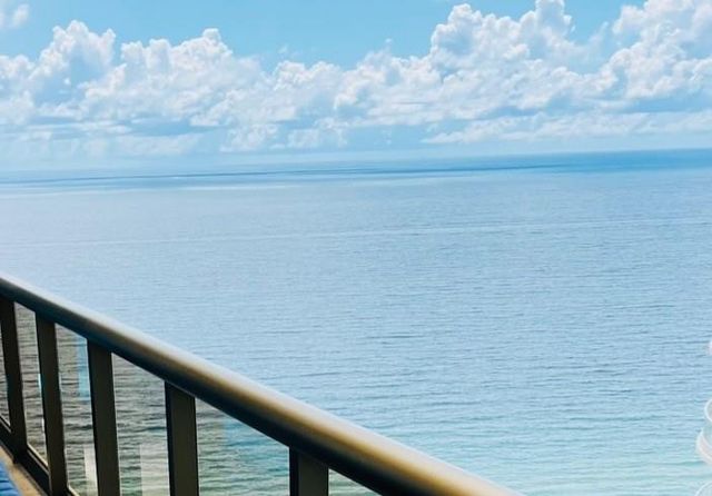 16275 Collins Avenue, Sunny Isles Beach, FL 33160