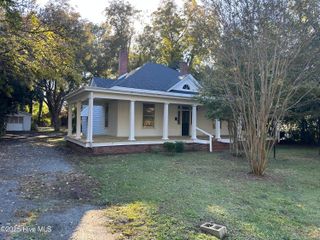 411 E Church Street, Laurinburg, NC 28352