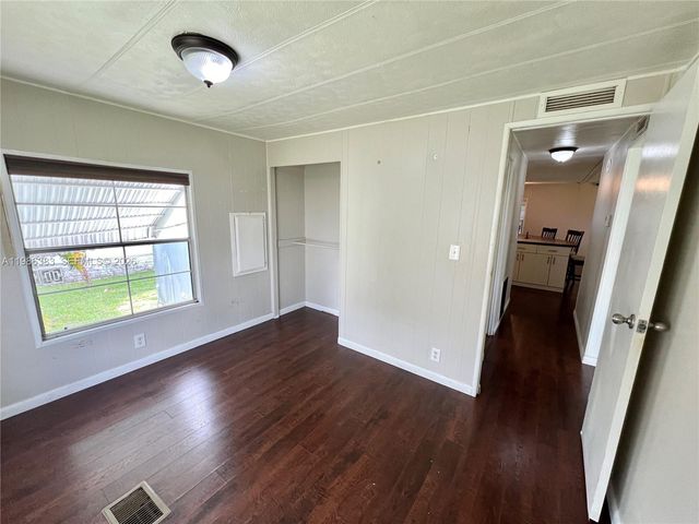 10550 W State Road 84 244, Davie, FL 33324