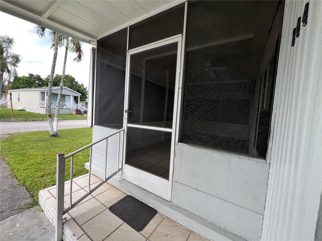 10550 W State Road 84 244, Davie, FL 33324