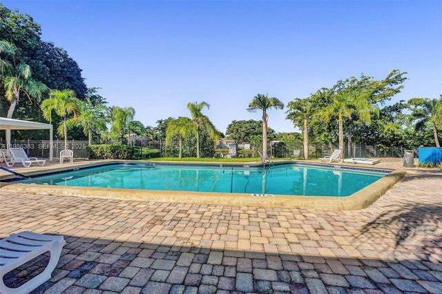 10550 W State Road 84 244, Davie, FL 33324