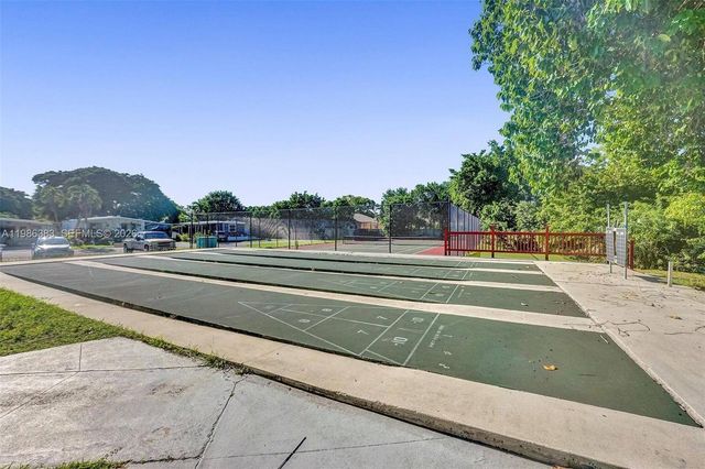 10550 W State Road 84 244, Davie, FL 33324