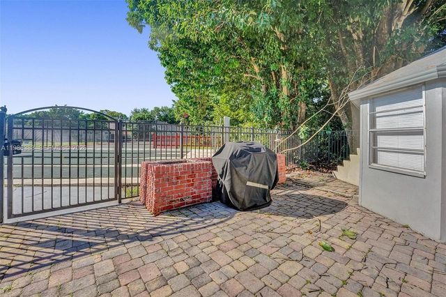 10550 W State Road 84 244, Davie, FL 33324