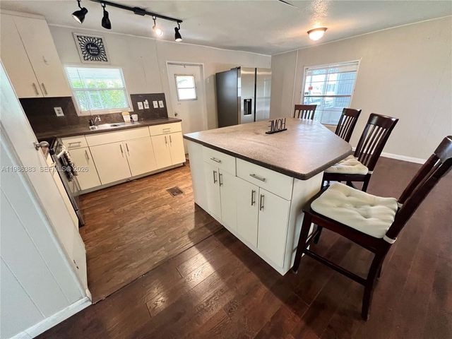 10550 W State Road 84 244, Davie, FL 33324