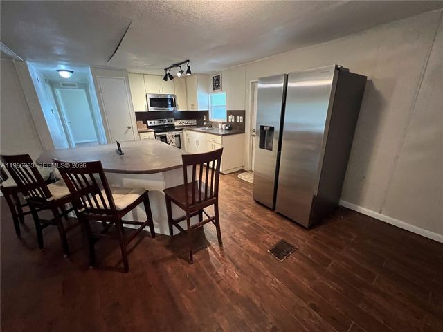 10550 W State Road 84 244, Davie, FL 33324