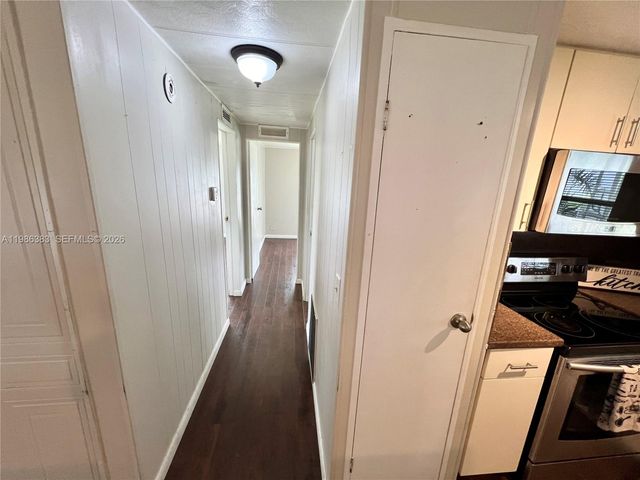 10550 W State Road 84 244, Davie, FL 33324