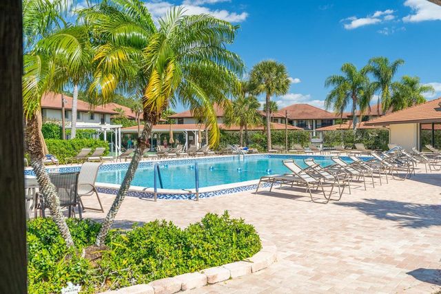 361 SW South River Drive 101, Stuart, FL 34997