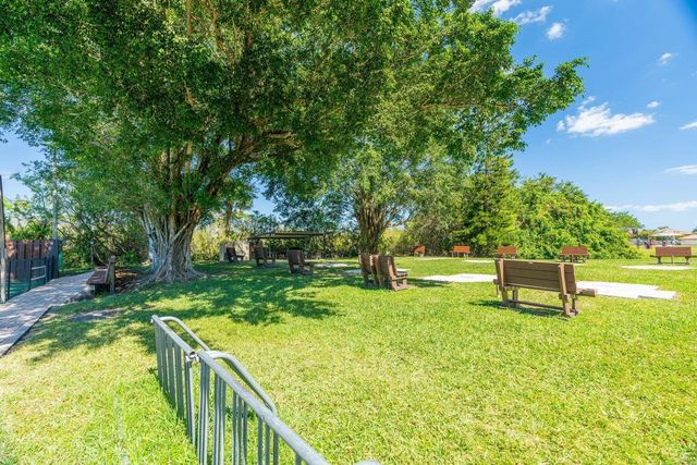 361 SW South River Drive 101, Stuart, FL 34997