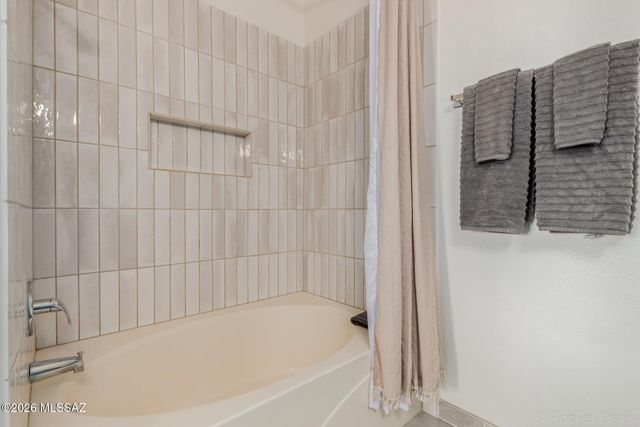 5400 E Williams Blvd Apt 7303, Tucson, AZ 85711