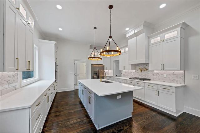 212 S Broad Street SW, Rome, GA 30161