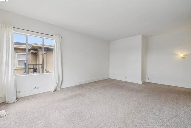 6502 Dana Street, Oakland, CA 94609