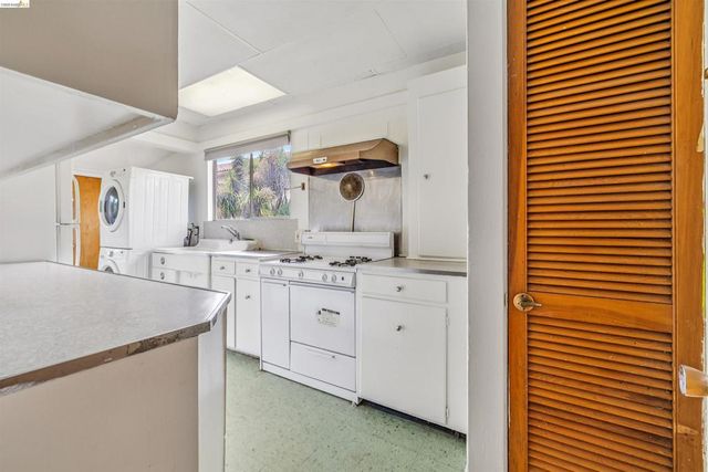 6502 Dana Street, Oakland, CA 94609