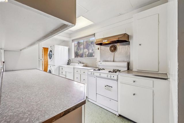 6502 Dana Street, Oakland, CA 94609