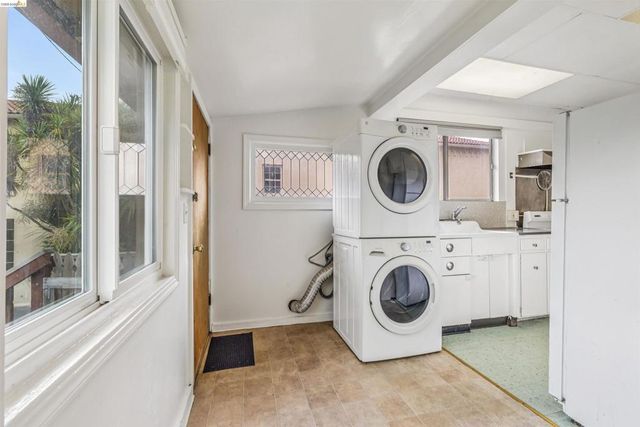 6502 Dana Street, Oakland, CA 94609