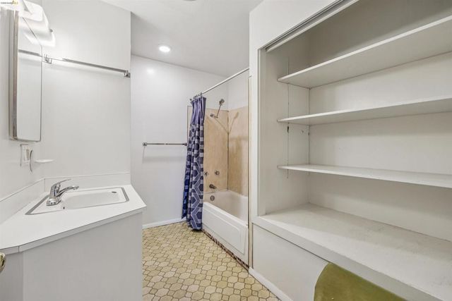 6502 Dana Street, Oakland, CA 94609