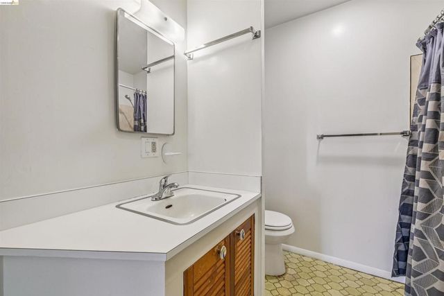 6502 Dana Street, Oakland, CA 94609