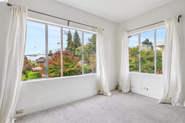 6502 Dana Street, Oakland, CA 94609