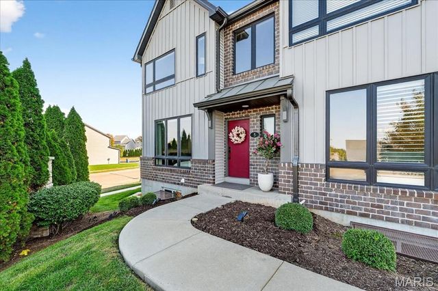 5 Capron Lane, St Charles, MO 63303