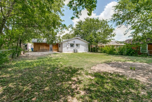 1640 Gill Street, Blue Mound, TX 76131