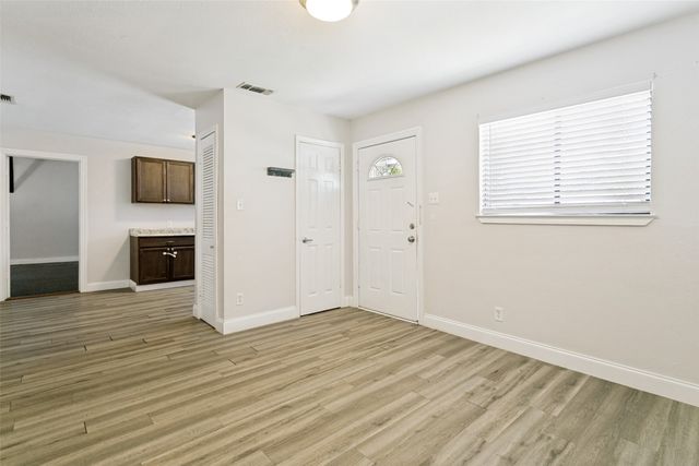 1640 Gill Street, Blue Mound, TX 76131