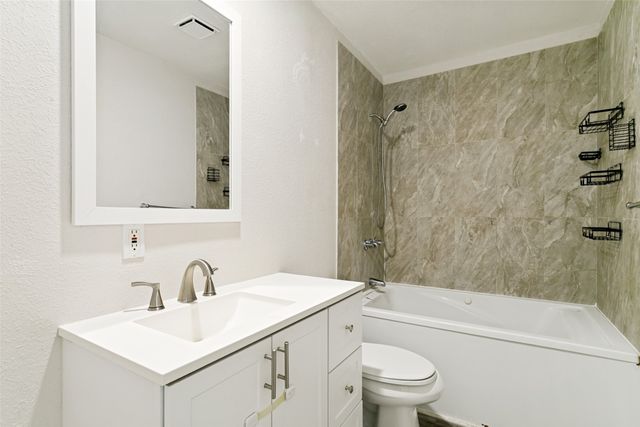 1640 Gill Street, Blue Mound, TX 76131