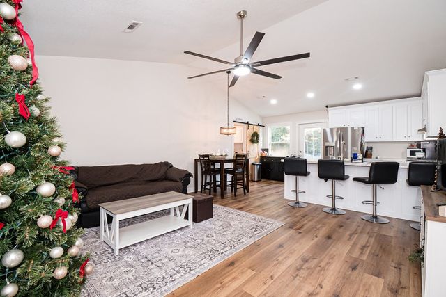 176 Foxbrier Drive, Ozark, AL 36360