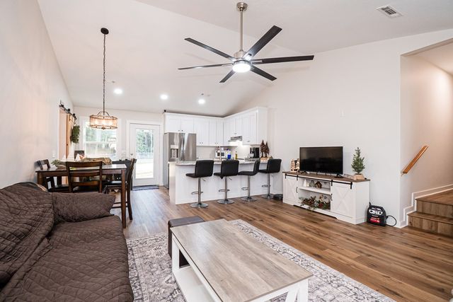 176 Foxbrier Drive, Ozark, AL 36360