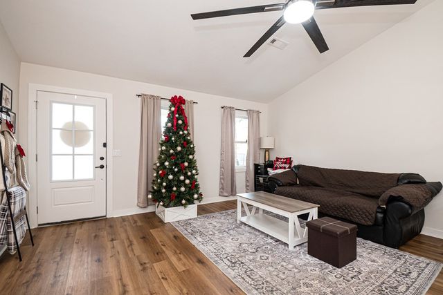 176 Foxbrier Drive, Ozark, AL 36360