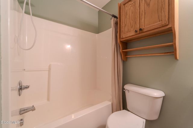 201 Cedar Run, Rensselaer, NY 12144