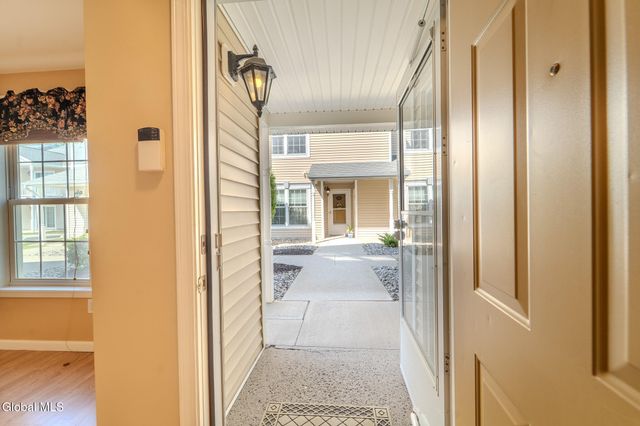 201 Cedar Run, Rensselaer, NY 12144