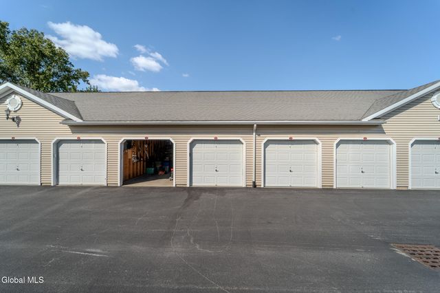 201 Cedar Run, Rensselaer, NY 12144