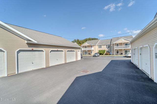 201 Cedar Run, Rensselaer, NY 12144