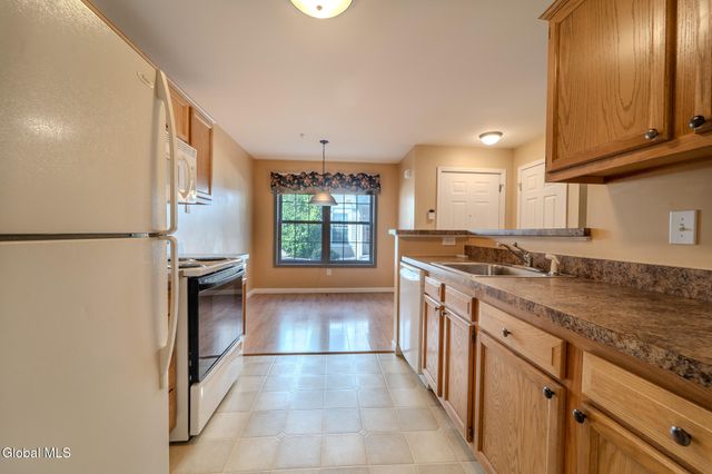 201 Cedar Run, Rensselaer, NY 12144