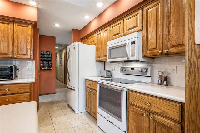 6 Banbury Lane, Bella Vista, AR 72714