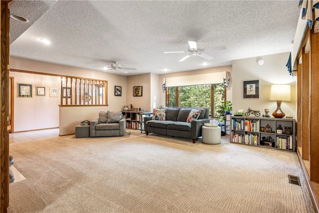 6 Banbury Lane, Bella Vista, AR 72714