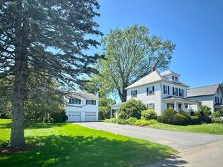 39 Fair St, Northampton, MA 01060