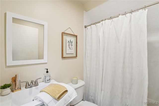 3806 E Autumn Dr, North Dinwiddie, VA 23803
