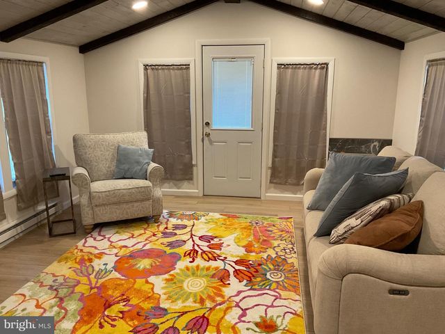 2181 TUSCARORA DR, Pocono Lake, PA 18347
